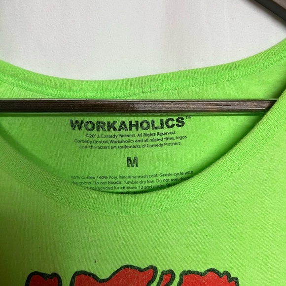 Workaholics used Medium Tank Top - Picture 2 of 3